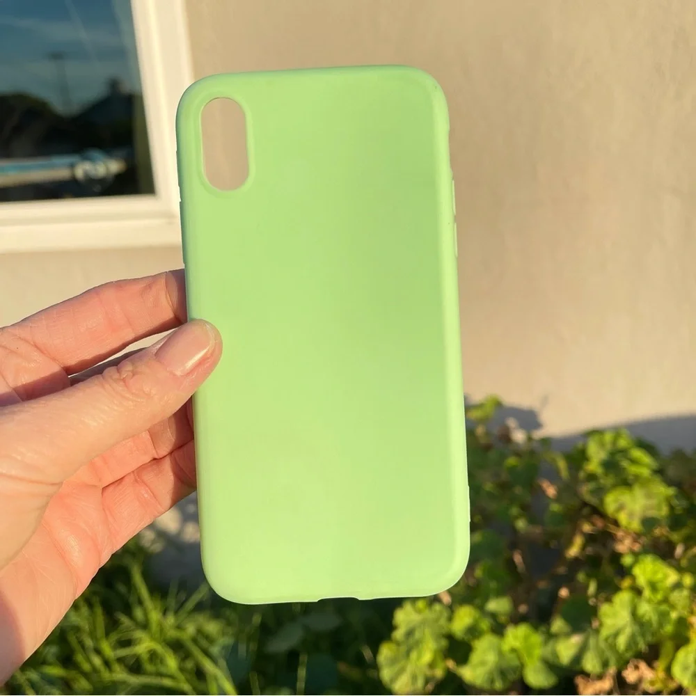 Green Silicone Phone Case For iPhone XR - 6”x 4”x 0.5”